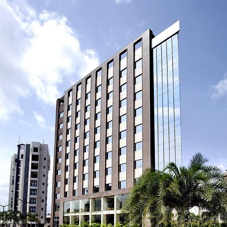 Hotel H - Sandhill Hotels Private Limited Ānand エクステリア 写真