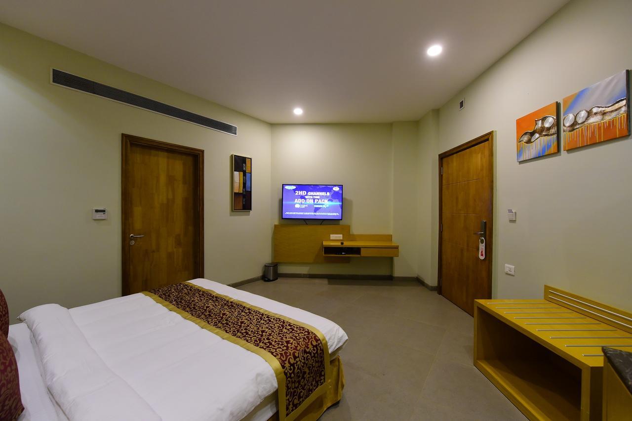 Hotel H - Sandhill Hotels Private Limited Ānand エクステリア 写真