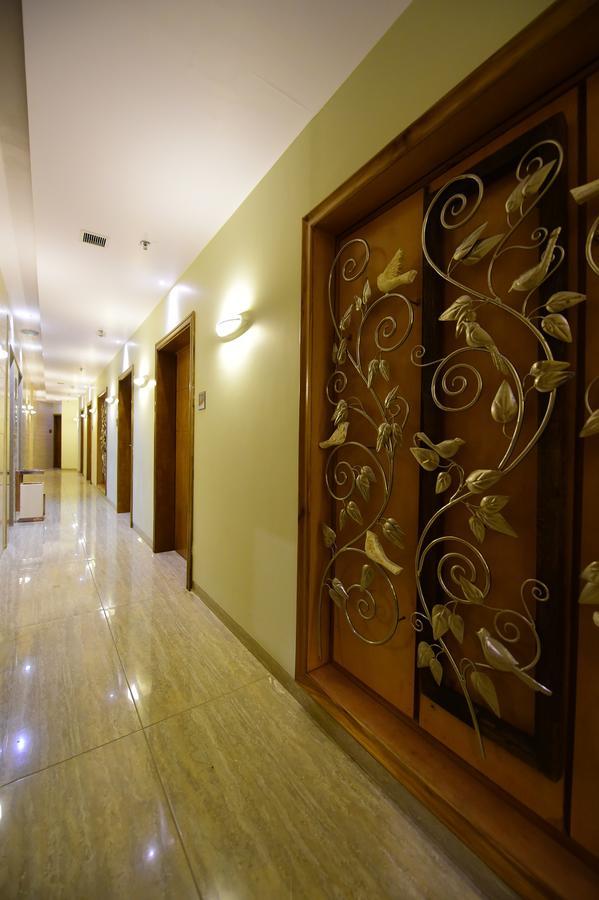 Hotel H - Sandhill Hotels Private Limited Ānand エクステリア 写真