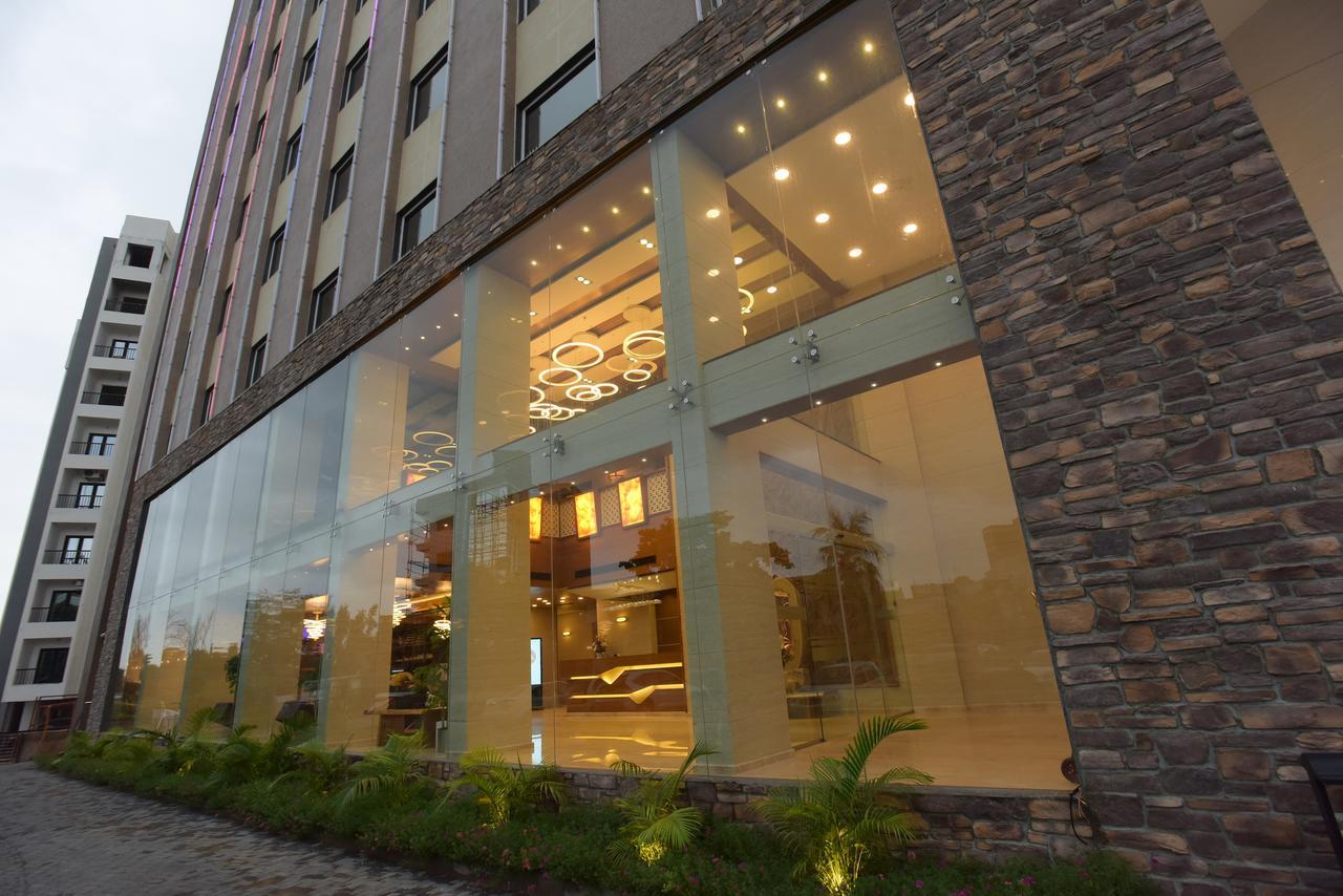 Hotel H - Sandhill Hotels Private Limited Ānand エクステリア 写真