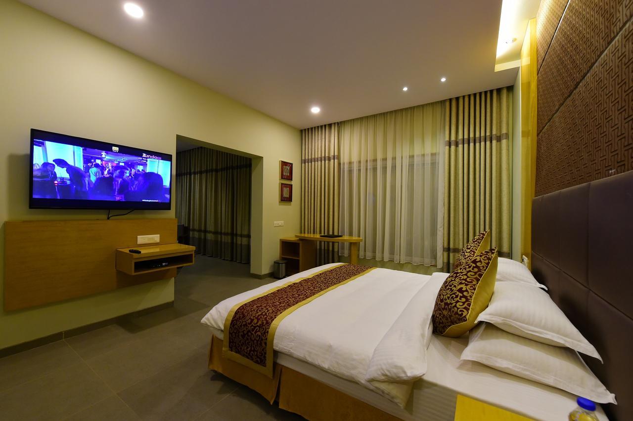 Hotel H - Sandhill Hotels Private Limited Ānand エクステリア 写真