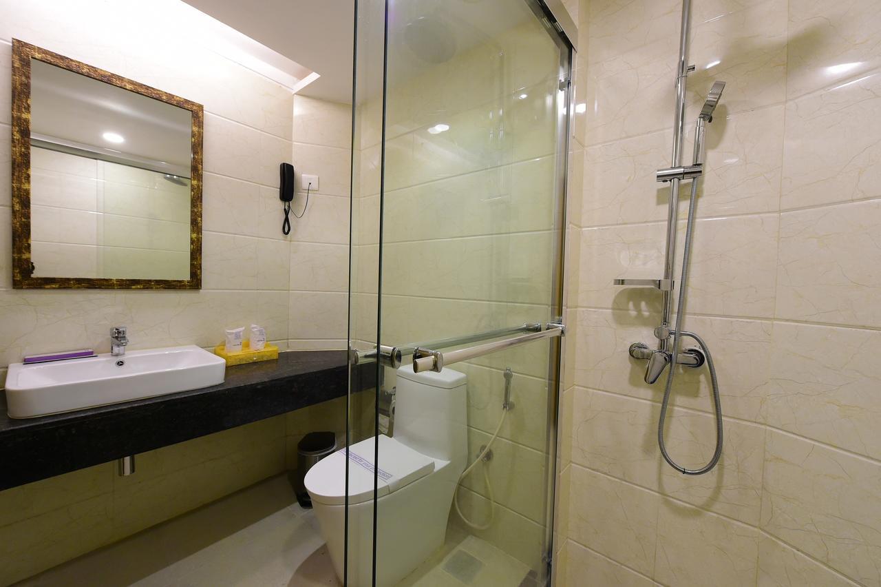 Hotel H - Sandhill Hotels Private Limited Ānand エクステリア 写真