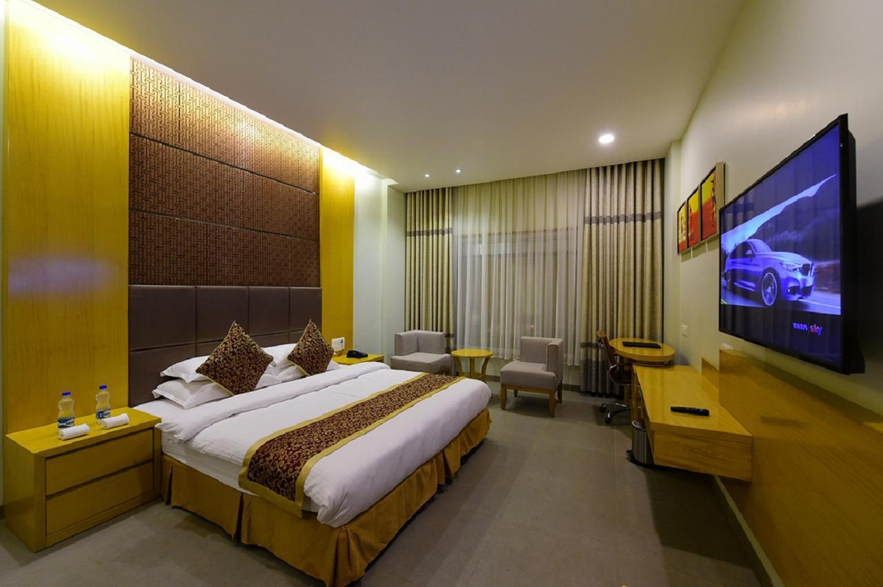 Hotel H - Sandhill Hotels Private Limited Ānand エクステリア 写真