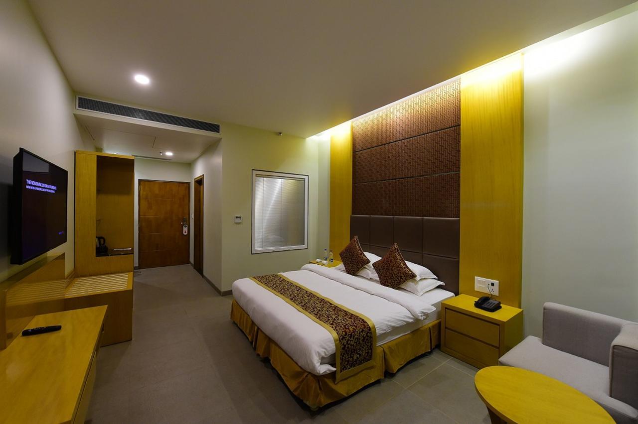 Hotel H - Sandhill Hotels Private Limited Ānand エクステリア 写真